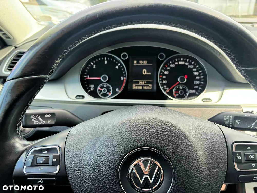 Volkswagen Passat 2.0 TDI Comfortline - 13