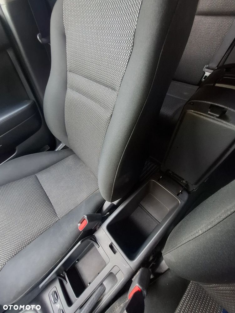 Toyota Avensis 2.2 D-4D Prestige - 15