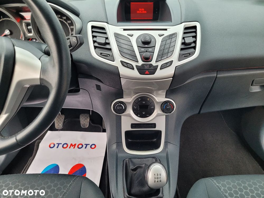 Ford Fiesta 1.25 Titanium EU5 - 19