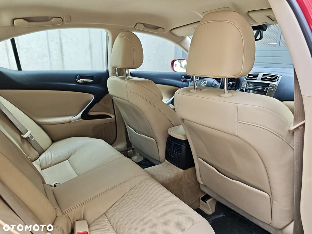 Lexus IS 250 Prestige - 35