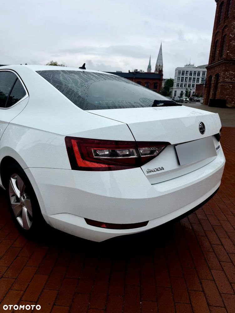 Skoda Superb ver-1-8-tsi-style-dsg - 7