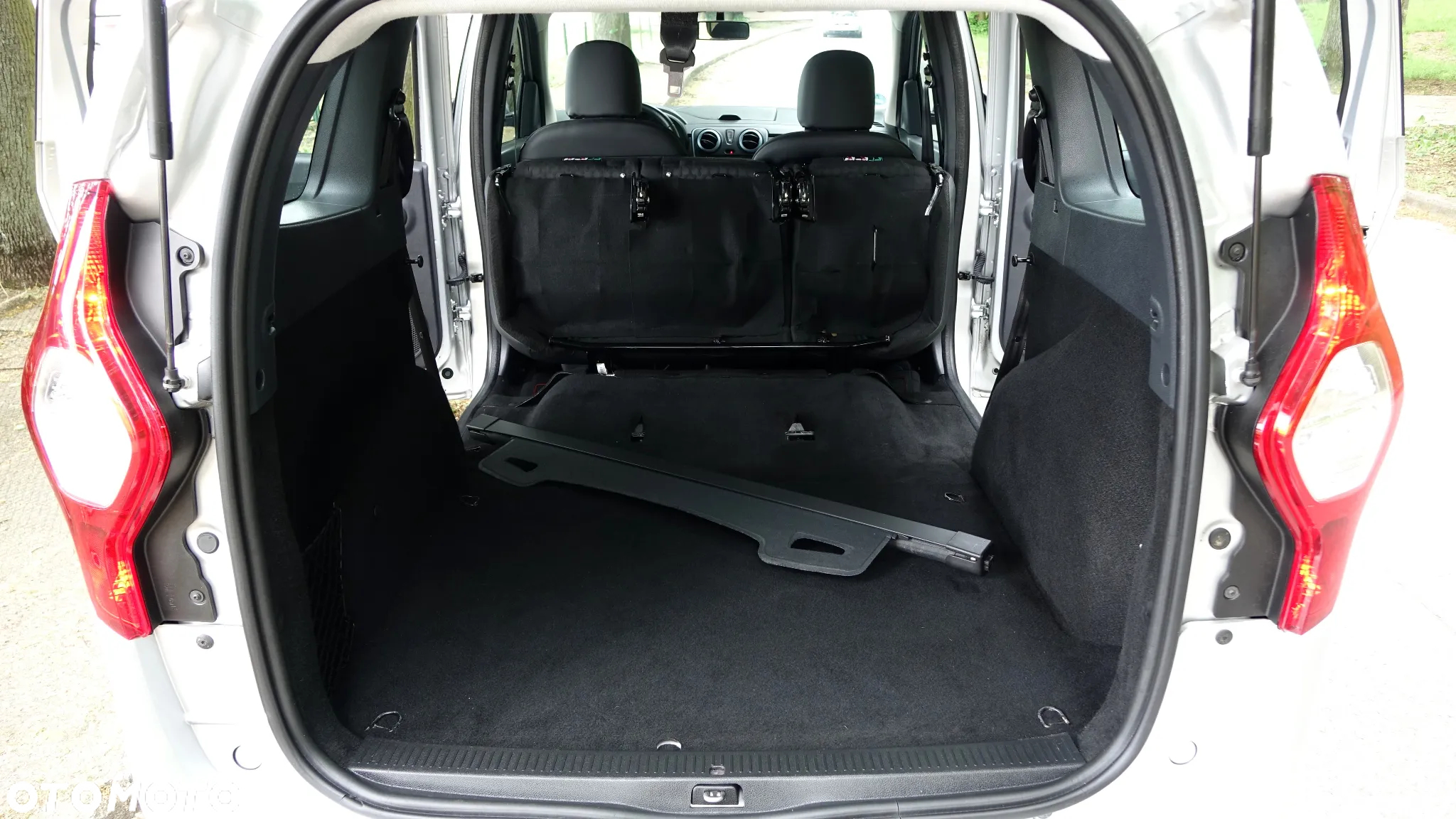 Dacia Lodgy 1.5 dCi Stepway - 32
