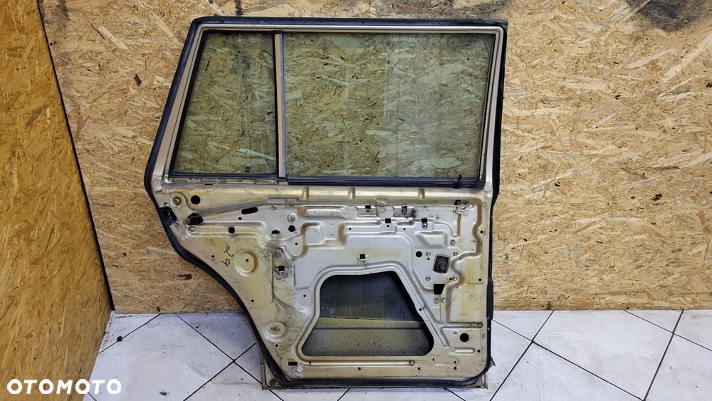 Drzwi Lewy Tył Mercedes W123 Kombi - 11