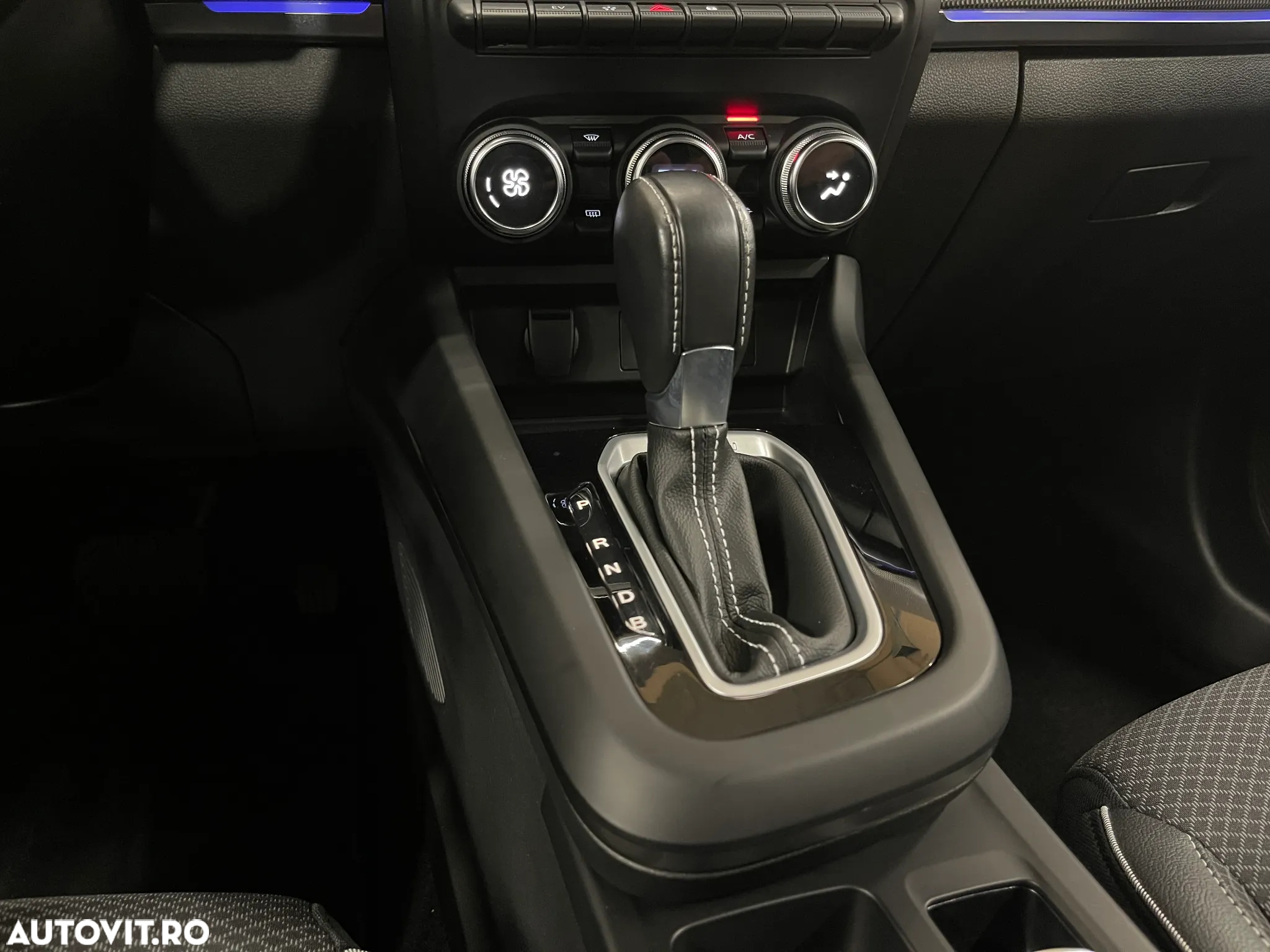 Renault Arkana E-TECH 145 Evolution - 21