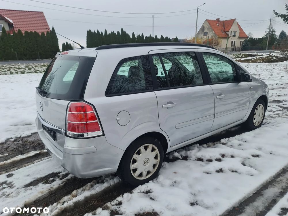 Opel Zafira 1.8 Family Plus - 2