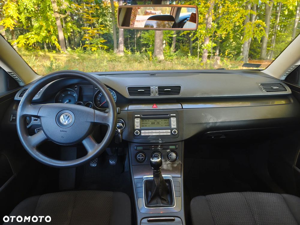 Volkswagen Passat - 8
