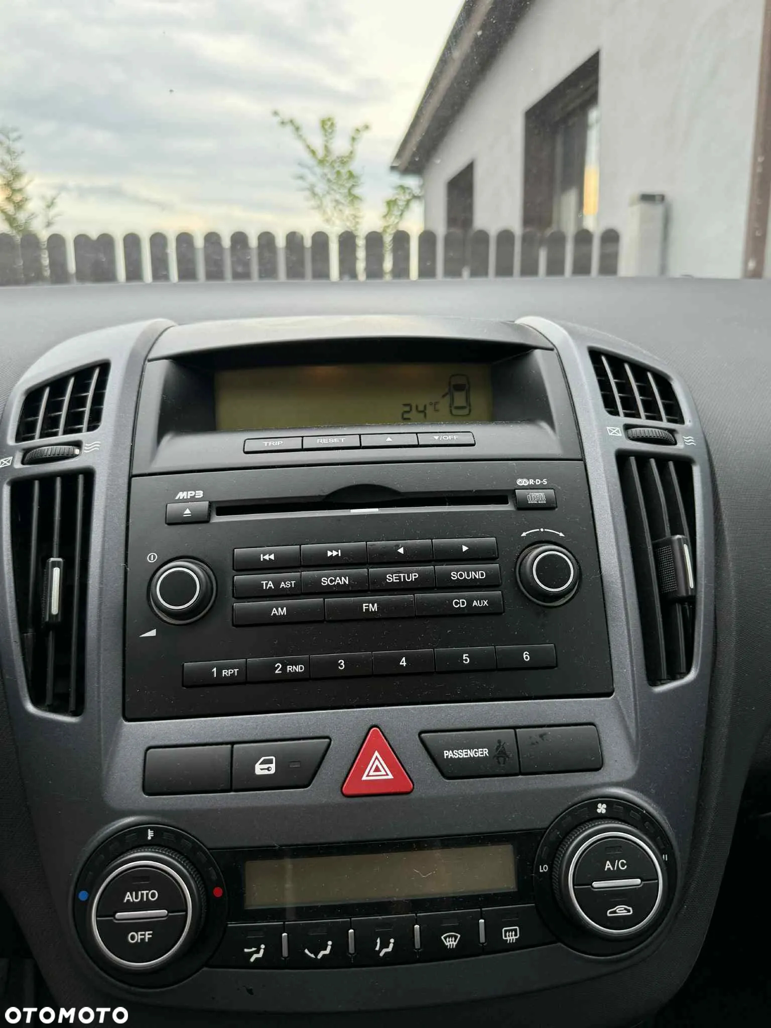 Kia Ceed - 8
