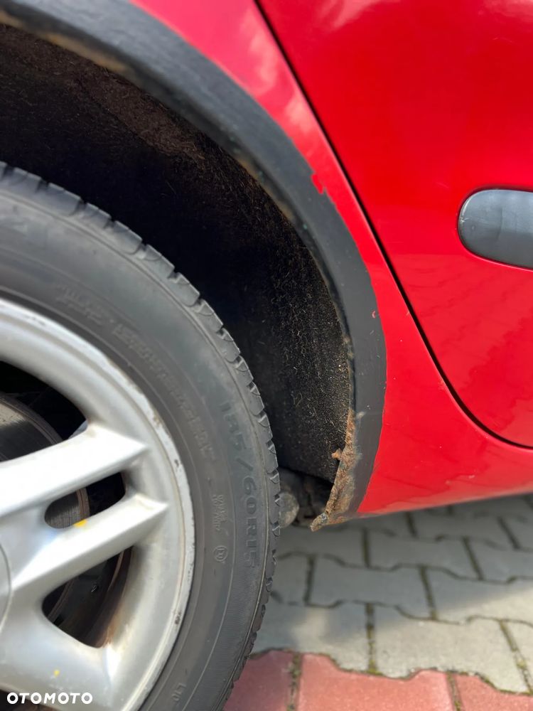 Renault Scenic 1.6 16V Family - 17