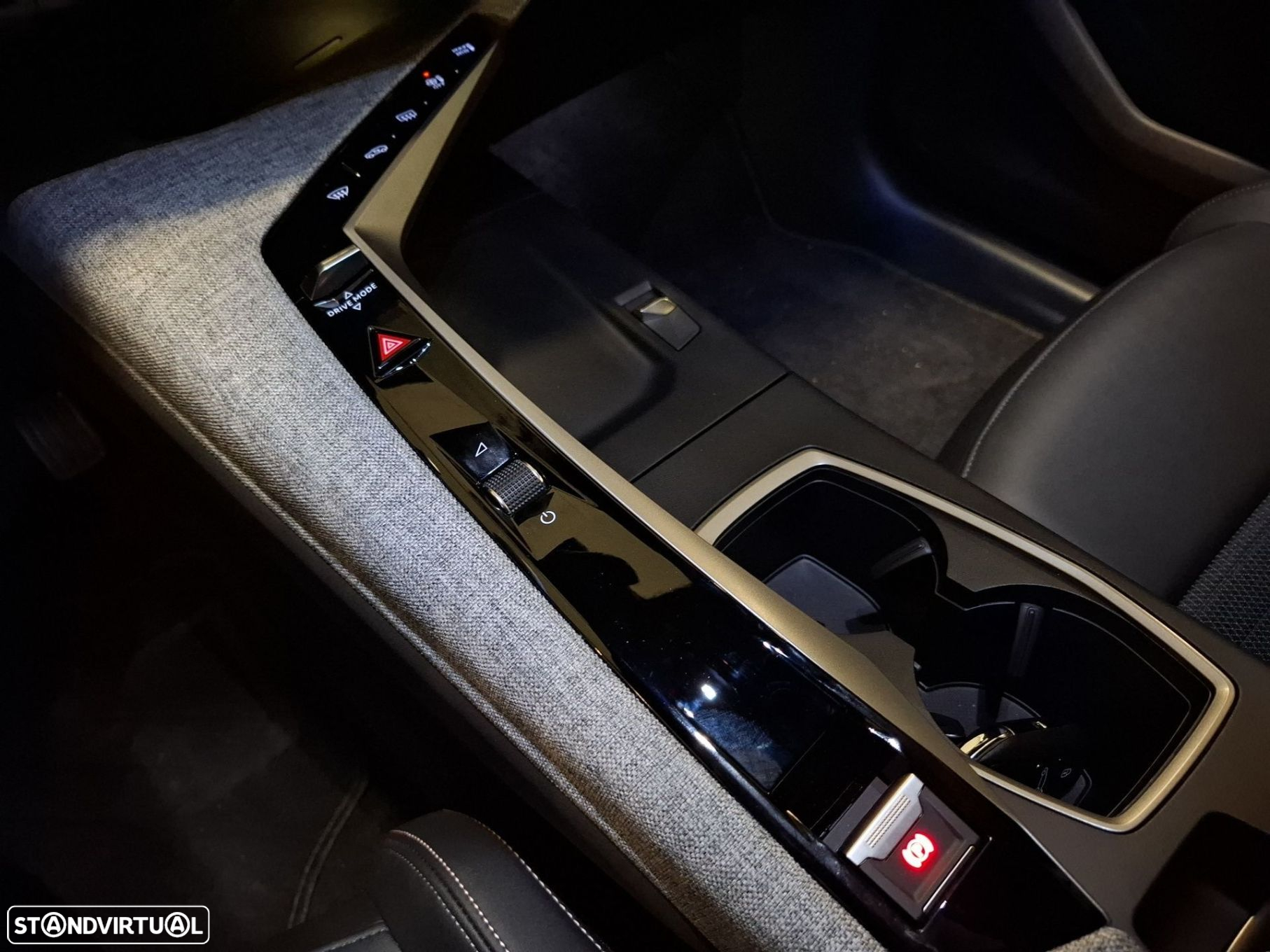 Peugeot 3008 1.2 Hybrid Allure e-DCS6 - 18