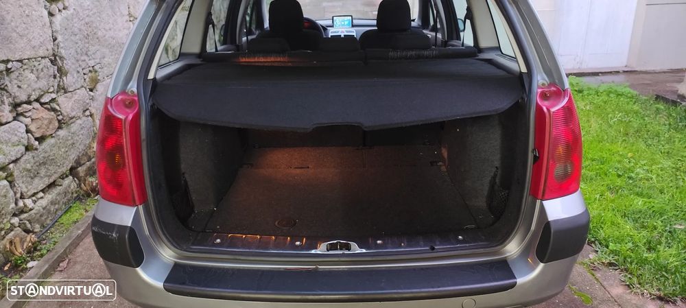 Peugeot 307 Break 1.4 16V Navtech - 11