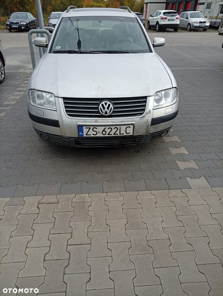 Volkswagen Passat - 1