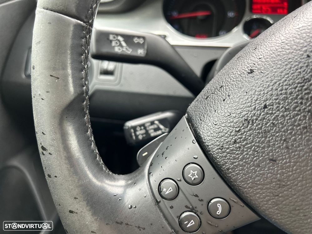 VW Passat Variant 2.0 TDi Highline DSG - 25