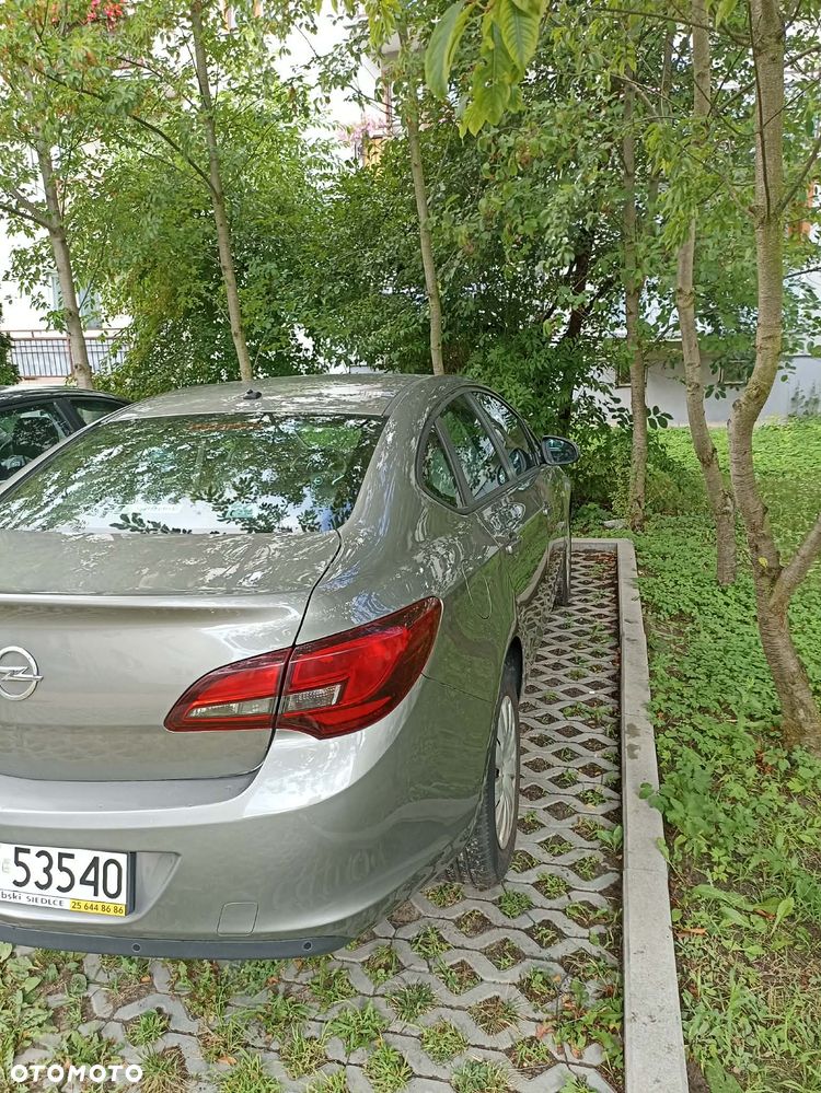 Opel Astra 1.6 EU6 - 3