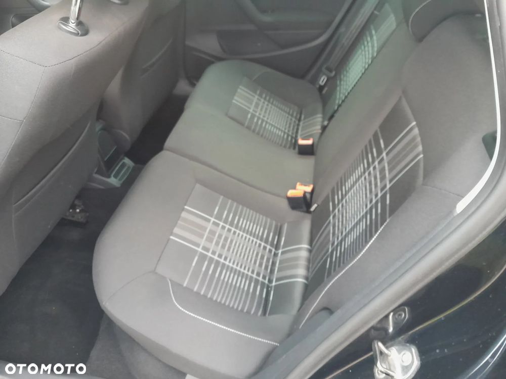 Volkswagen Polo 1.4 TDI Blue Motion Technology Lounge - 19