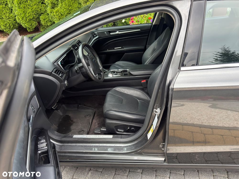 Ford Fusion 2.0 EcoBoost Titanium - 4