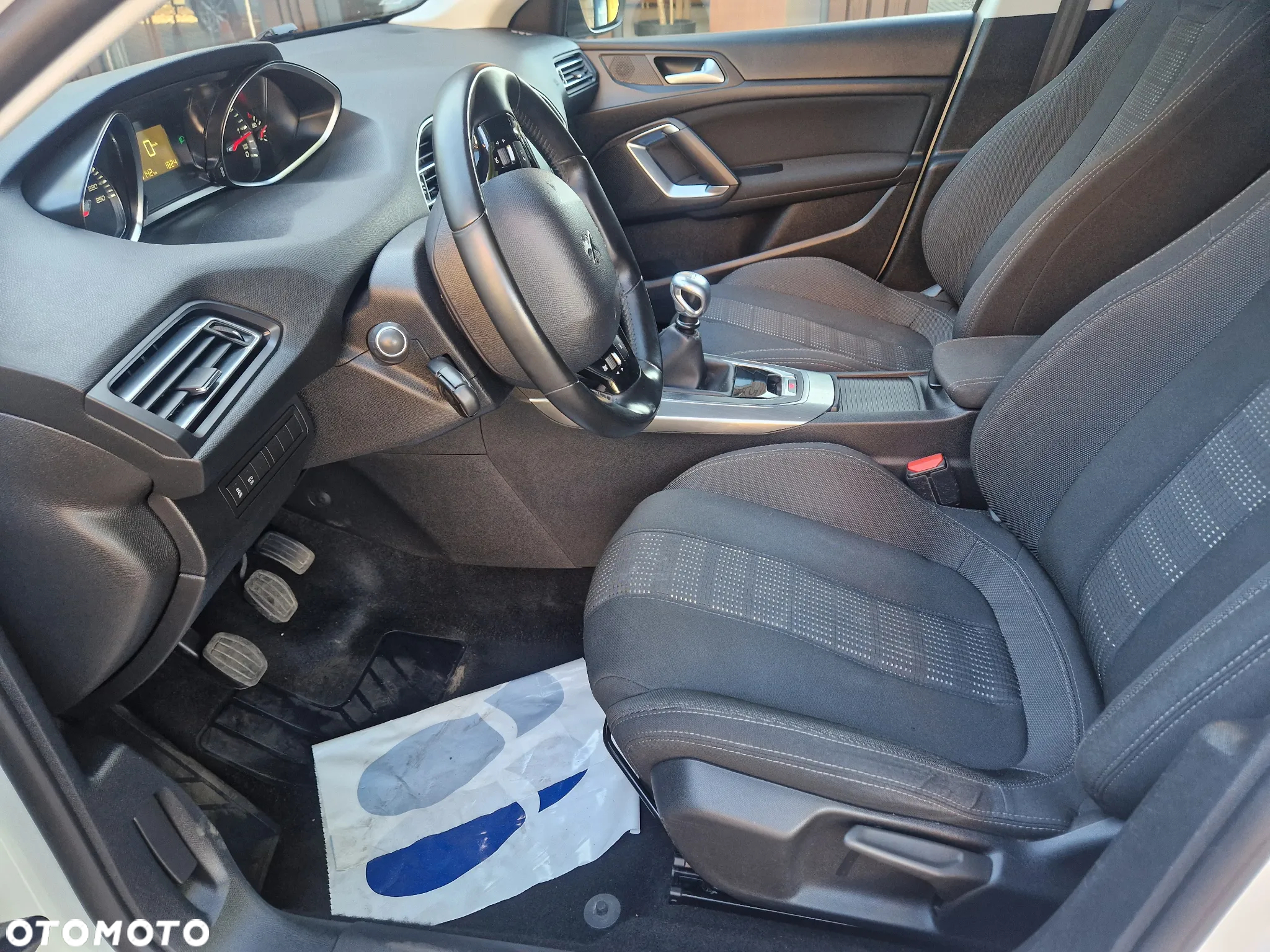 Peugeot 308 SW BlueHDi 120 Stop & Start Allure - 24