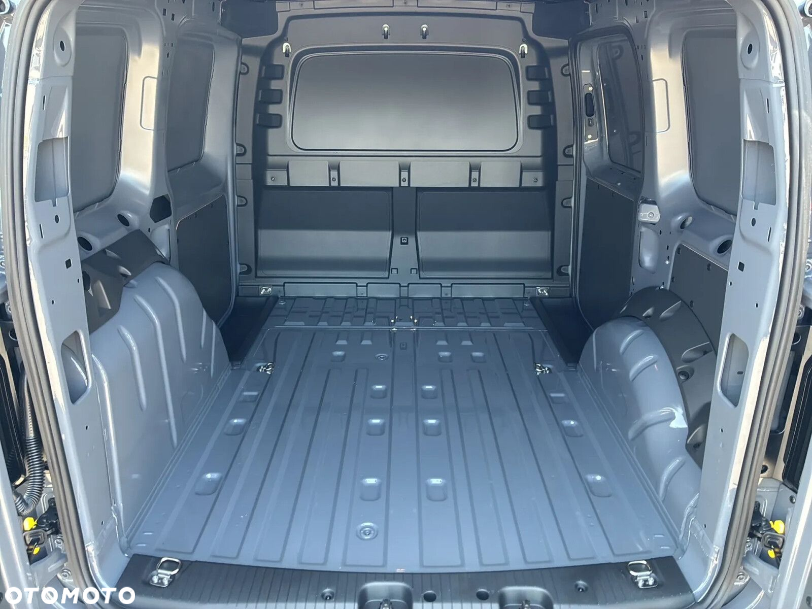 Volkswagen Caddy Cargo AUTOMAT 2.0TDI 122KM, Diesel / Swiatła LED - 21