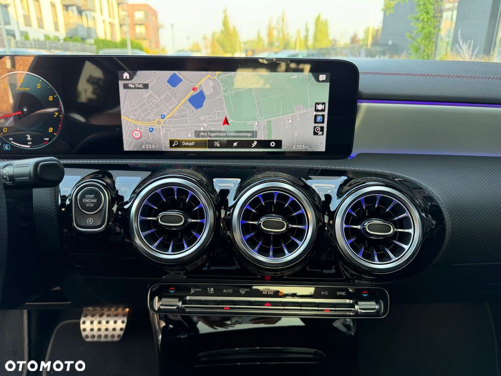 Mercedes-Benz CLA 200 AMG Line 7G-DCT - 26