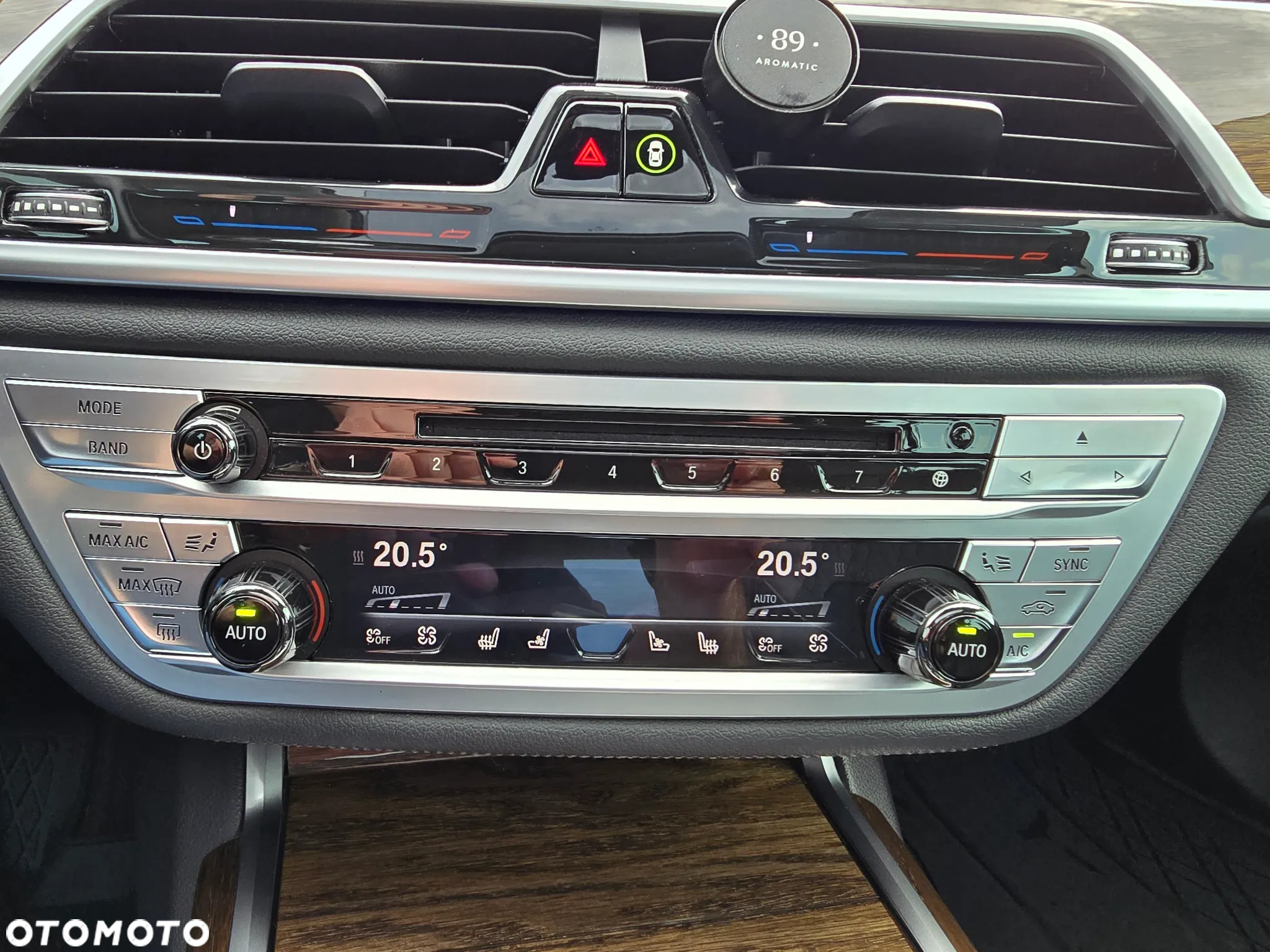 BMW Seria 7 740Li - 26