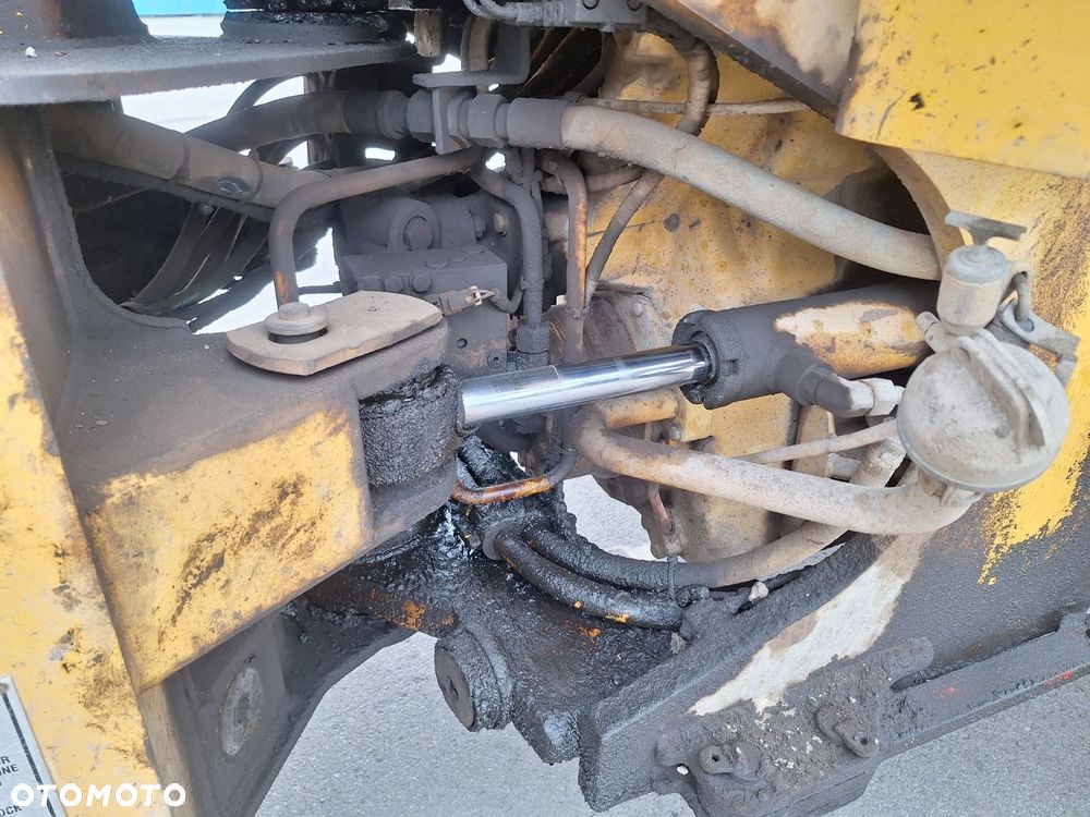 CAST 928 F 4X4 - 23