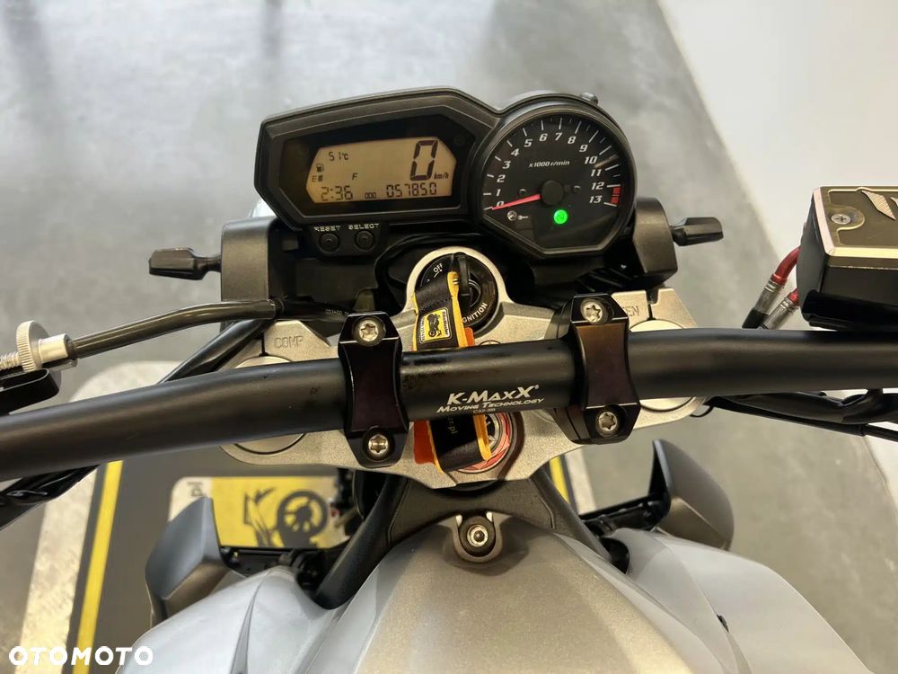 Yamaha FZ - 32