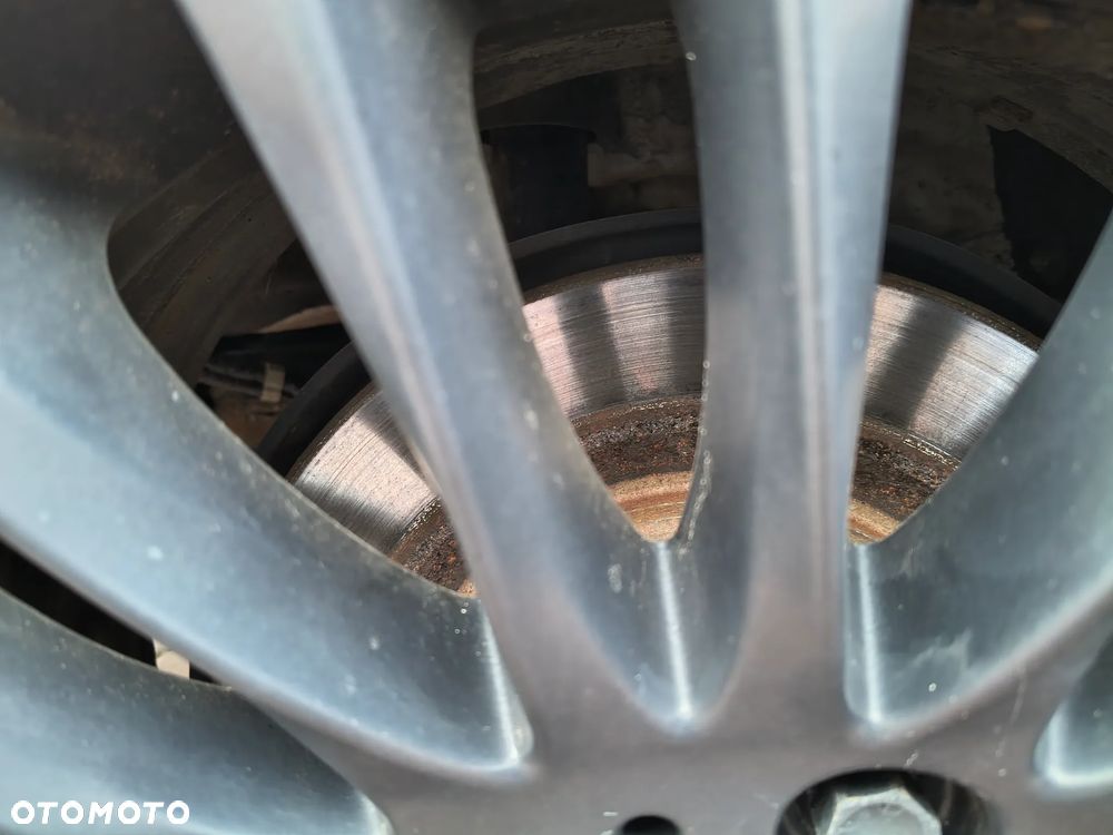 BMW Seria 3 320i - 37