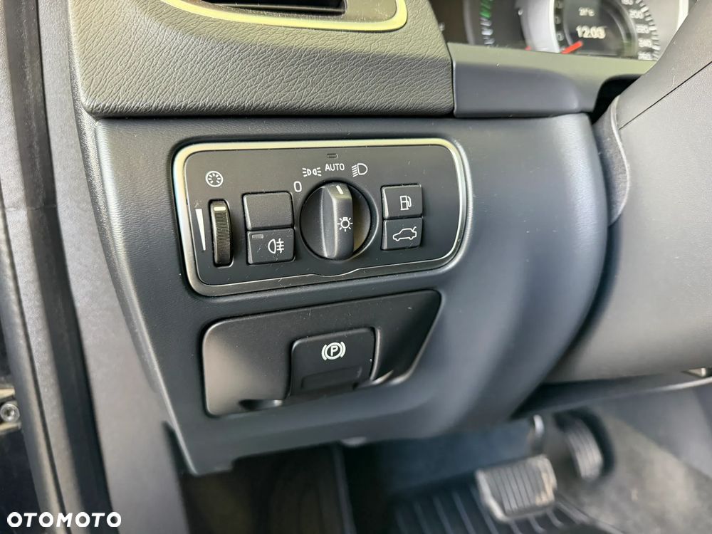 Volvo S60 T5 Drive-E Dynamic Edition (Momentum) - 16