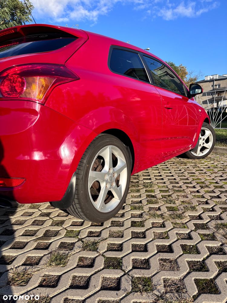 Kia Ceed 2009 photo 3