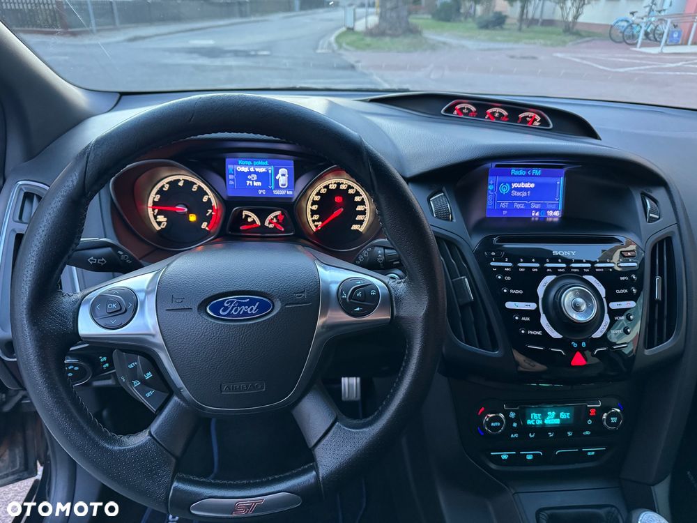 Ford Focus 2.0 EcoBoost ST mit Leder-Sport-Paket - 11