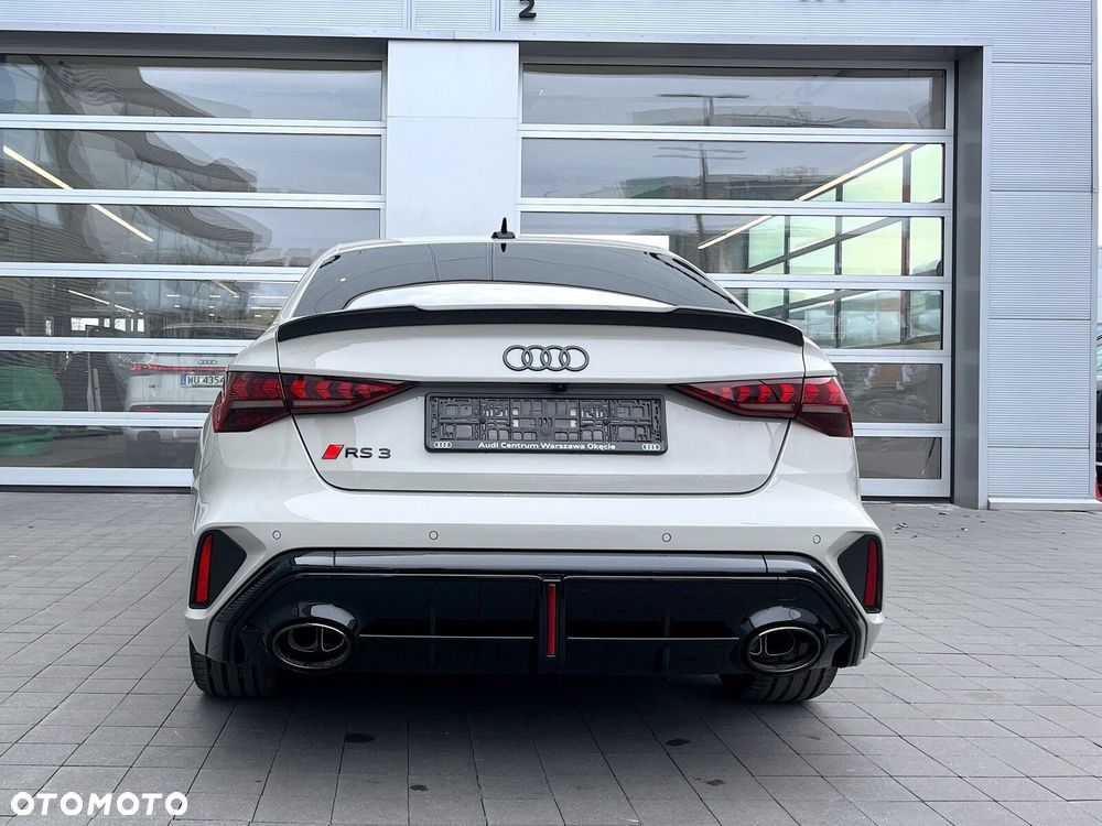 Audi RS3 Limousine - 8