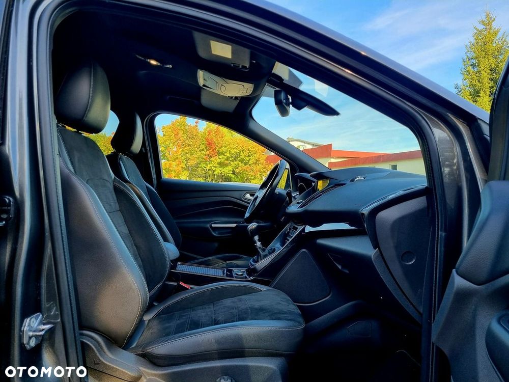 Ford Kuga 1.5 EcoBoost 2x4 ST-Line - 12