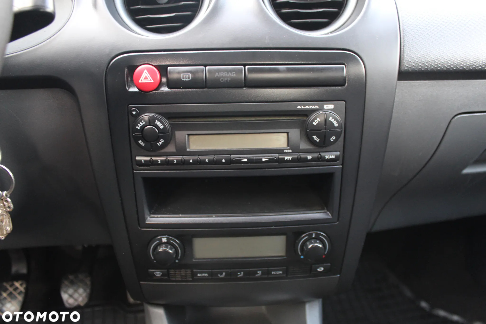 Seat Ibiza 1.4 16V Passion - 24