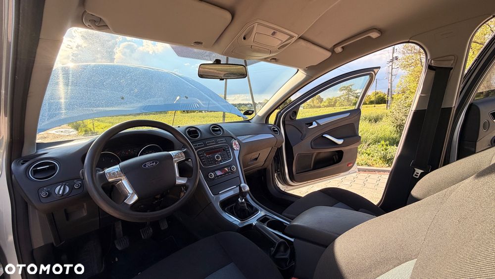 Ford Mondeo 2.0 TDCi Ghia - 10