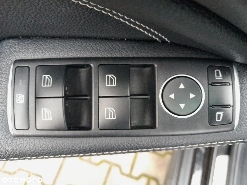 Mercedes-Benz GLA 200 7G-DCT Urban - 20