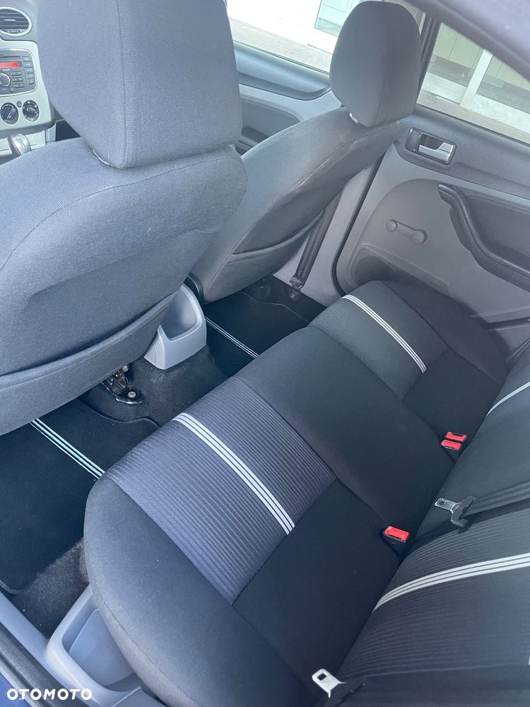 Ford Focus 1.6 FF Ambiente - 8