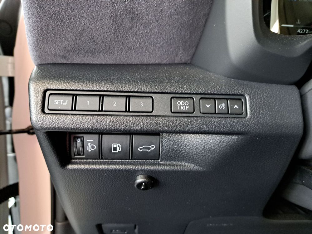 Lexus LBX 1.5 Hybrid Cool - 33