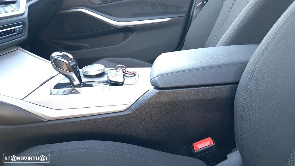 BMW 330 e Corporate Edition Auto - 32