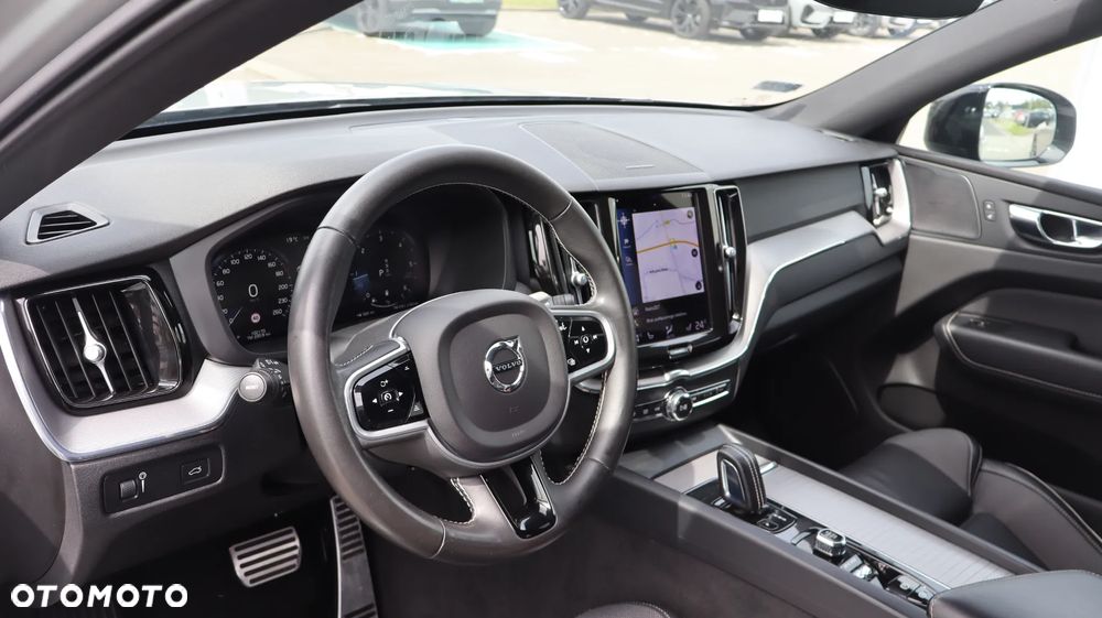 Volvo XC 60 B5 D AWD R-Design - 14