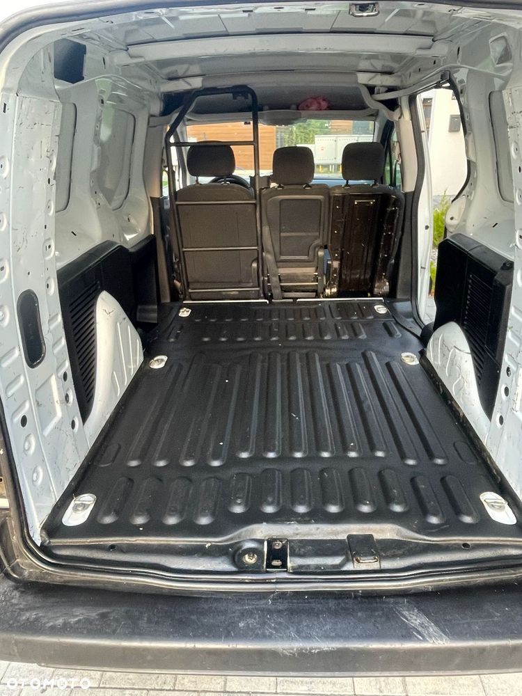 Peugeot Partner - 10