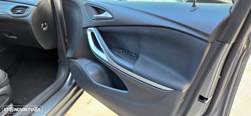 Opel Astra Sports Tourer 1.5 D Business Edition S/S - 11