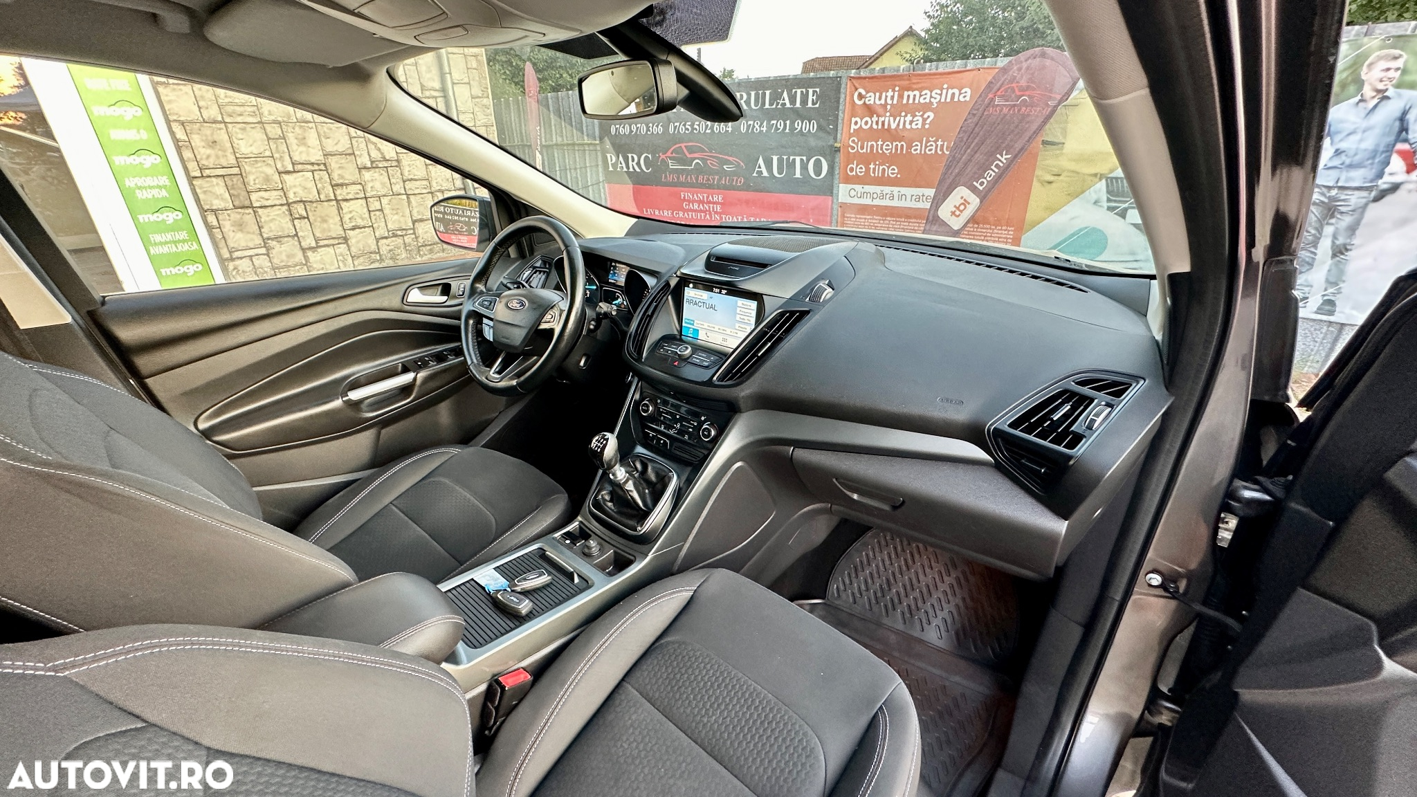 Ford Kuga - 10