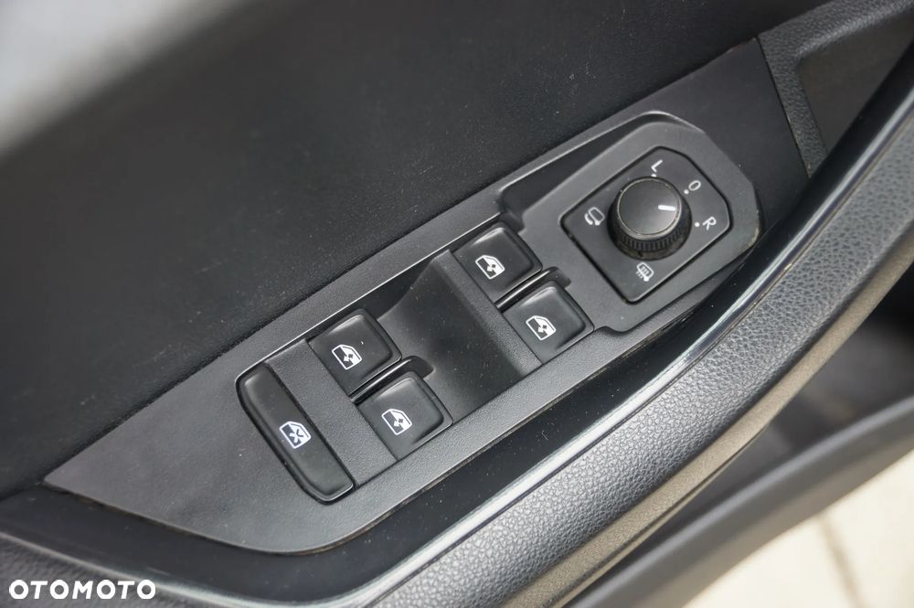 Skoda Karoq 2.0 TDI SCR 4x4 Ambition DSG - 24