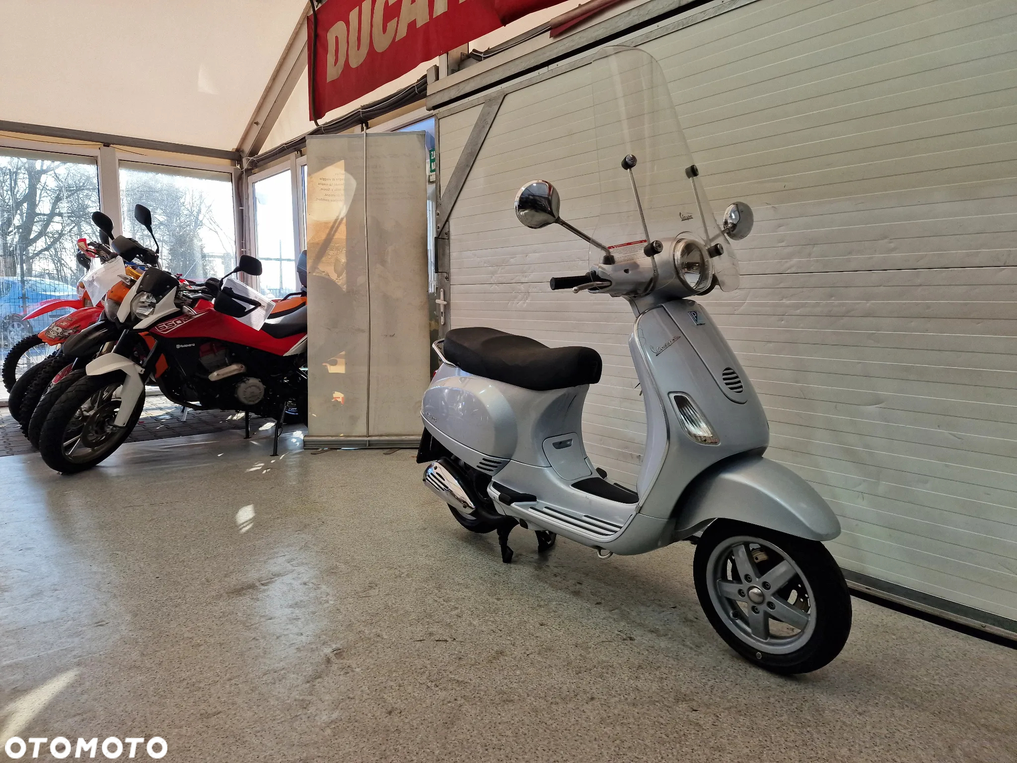 Piaggio Vespa - 22