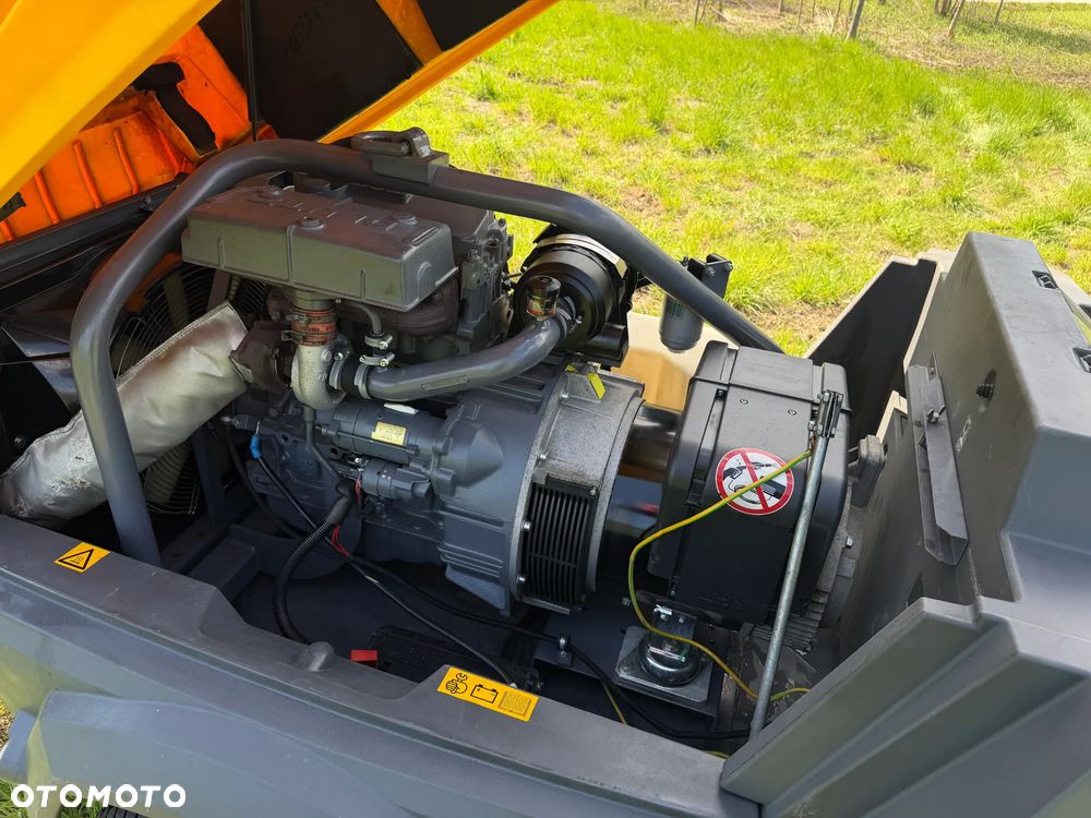 Atlas Copco QAX 30 KW Agregat Generator Prądotwórczy Mobilna Przyczepka do rejestracji jako pojazd. 30 KVA. 2015rok. Agregat Sprowadzony z Norwegii! DEUTZ Silnik 45 KM. Zadbana maszyna! Po Serwisach. Hamulec Najazdowy. 3900 mtg. Prądnica LEROY SOMER. OKAZJA Pracował sporadycznie w Norweskiej Komunie! - 7