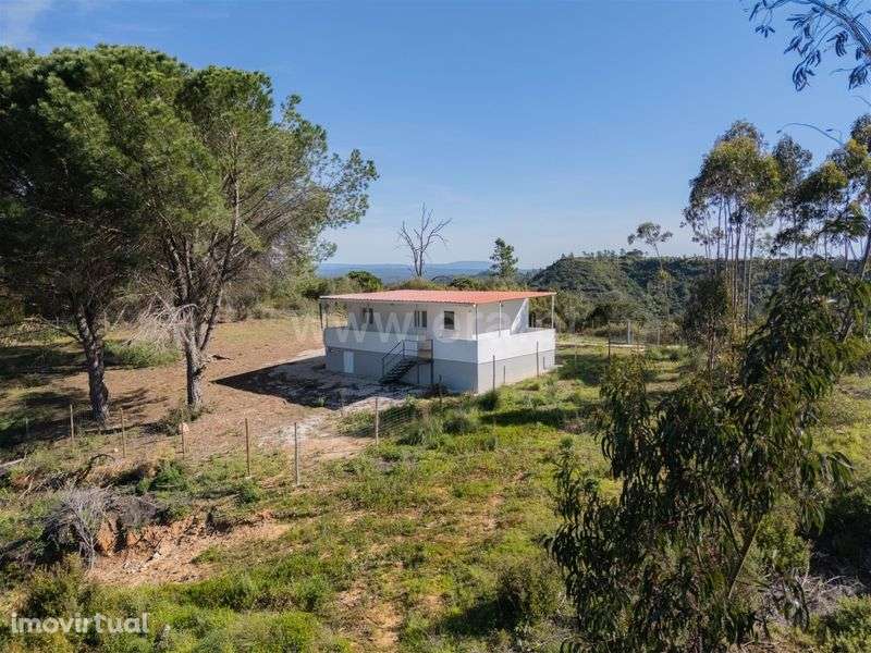 Casa do campo no alto da montanha - Grande imagem: 5/12