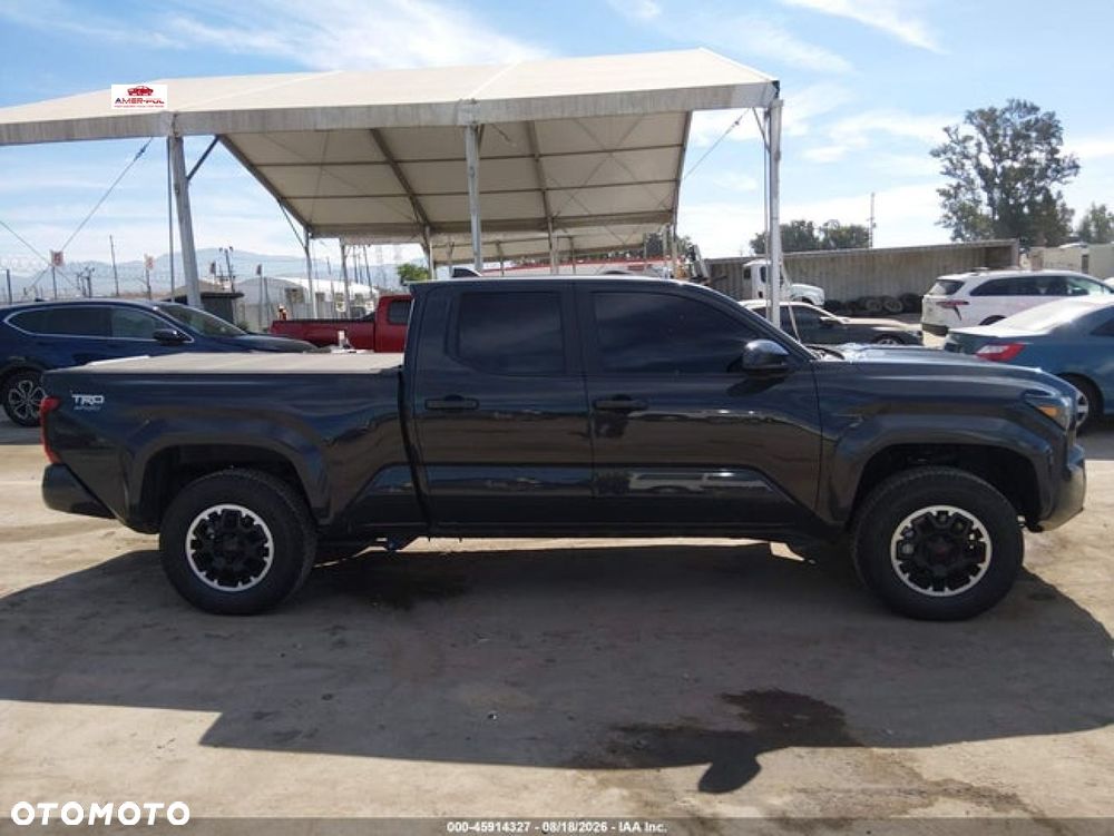Toyota Tacoma - 6