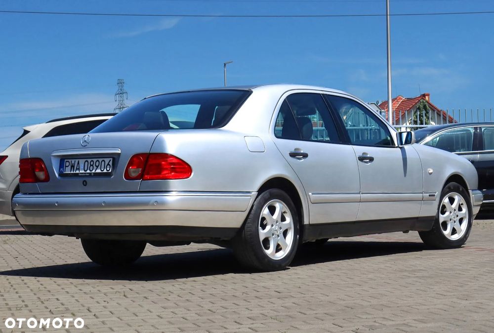 Mercedes-Benz Klasa E 240 Elegance - 7