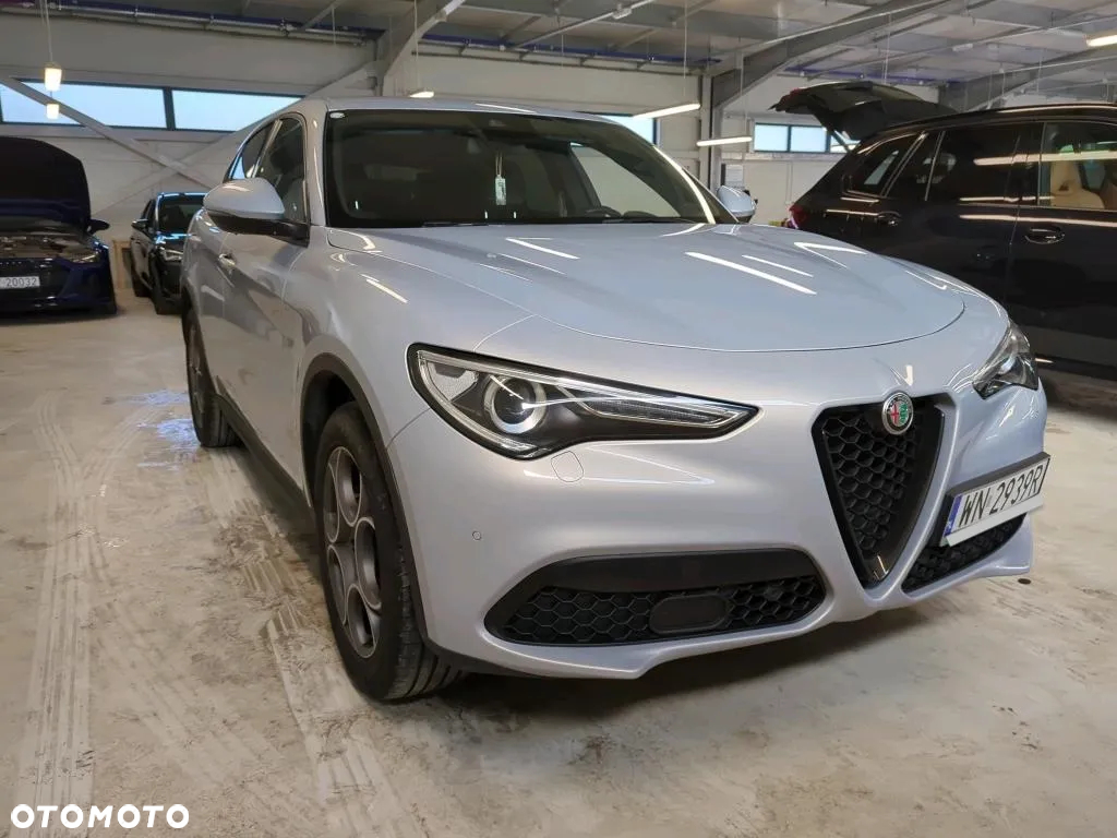 Alfa Romeo Stelvio 2.0 Turbo Sprint Q4 - 4