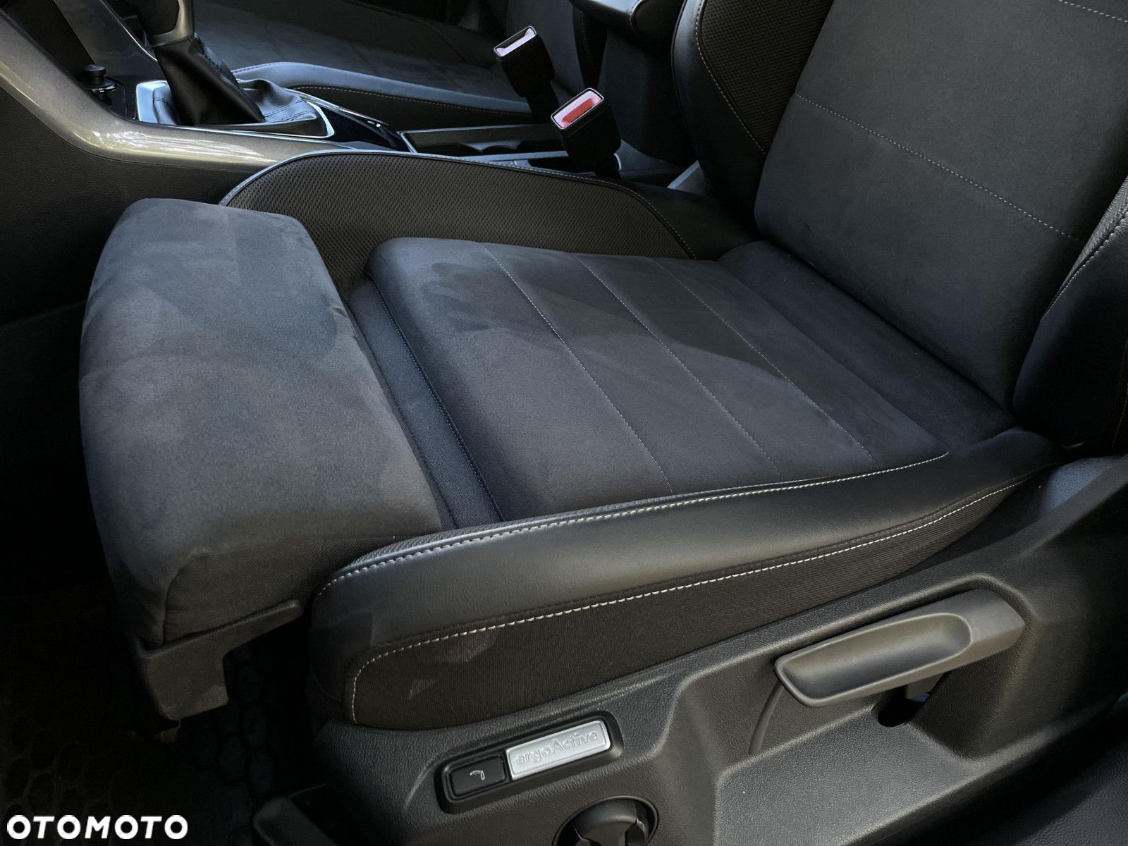 Volkswagen T-Roc - 14