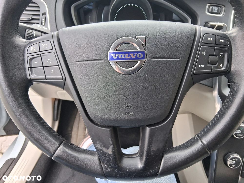 Volvo V40 - 16
